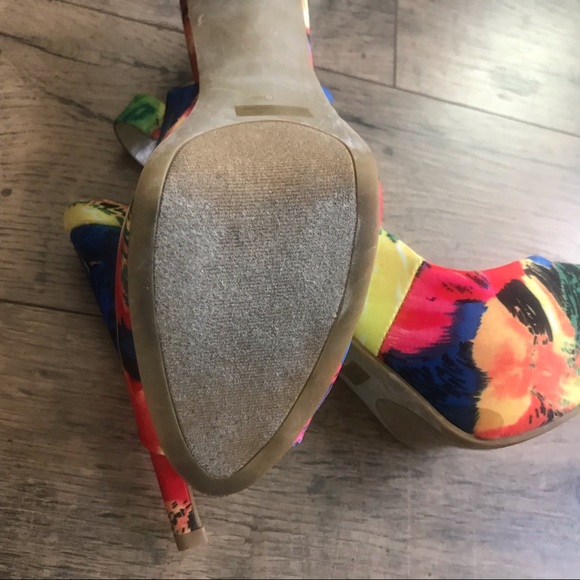 GUESS Peep-Toe Sling- Back Muti Colored Heels - Picture 8 of 14